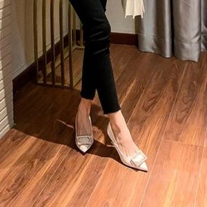 Fine heel temperament pointed single shoes